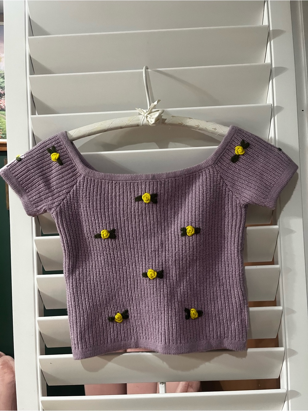 Forever 21 Lilac Knit Short Sleeve Top with Yellow Rose Appliqués